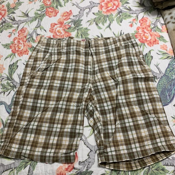 Men’s shorts - Picture 3 of 3